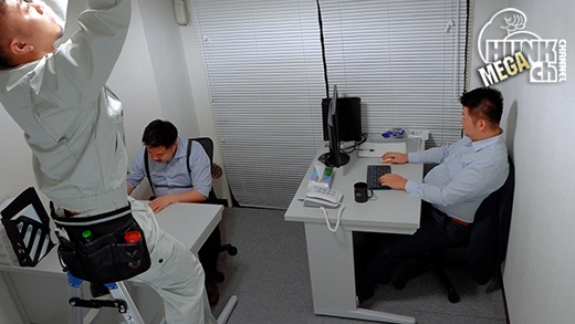 「【Bくん VIDEO：Full HD】【オフィスの電気工事中に淫らな三連結】」より