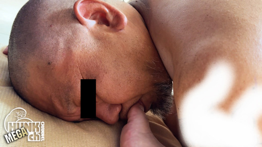 「【BIG FOOT：Full HD】172×90×47 厳つい刺青親父初撮影」より