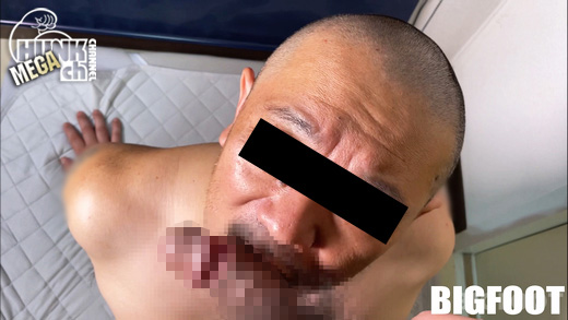 「【BIG FOOT:Full HD】172×90×47 刺青親父の弄られ動画その2」より